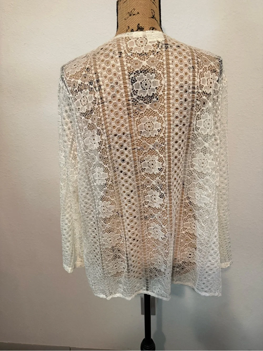 Cream lace open-front draped cardigan size XL